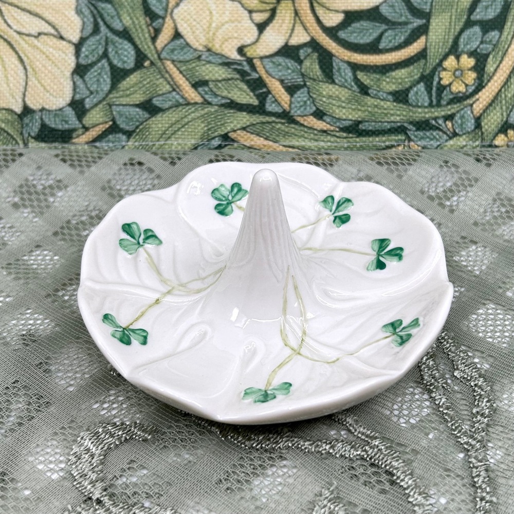 Belleek Ireland Porcelain Clover Ring Dish Green Creme Fine Porcelain Gift